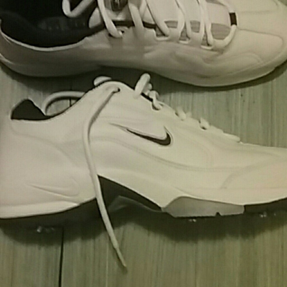 Men's golf shoes